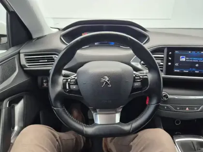 Photo 15 Peugeot 308  BlueHDi 130ch S&S BVM6