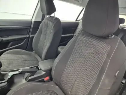 Photo 8 Peugeot 308  BlueHDi 130ch S&S BVM6