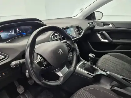 Photo 11 Peugeot 308  BlueHDi 130ch S&S BVM6