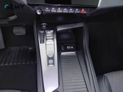 Photo 13 Peugeot 308  SW PHEV 180 e-EAT8