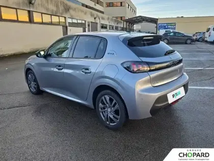 Photo 34 Peugeot 208  PureTech 100 S&S BVM6