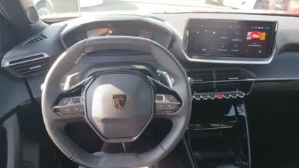 Photo 18 Peugeot 2008  PureTech 130 S&S EAT8