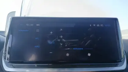 Photo 24 Peugeot 2008  PureTech 130 S&S EAT8