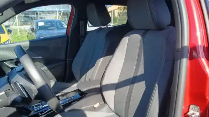 Photo 9 Peugeot 2008  PureTech 130 S&S EAT8