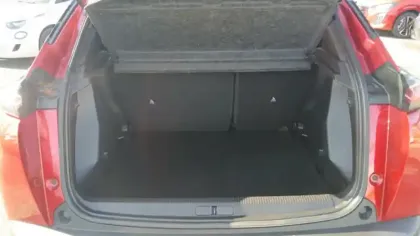 Photo 8 Peugeot 2008  PureTech 130 S&S EAT8