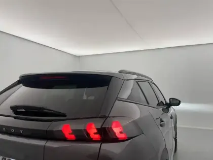 Photo 30 Peugeot 2008  BlueHDi 130 S&S EAT8