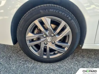 Photo 11 Peugeot 208  PureTech 100 S&S BVM6