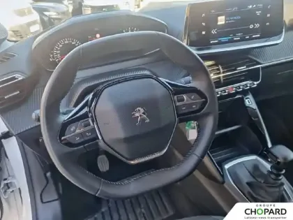 Photo 16 Peugeot 208  PureTech 100 S&S BVM6