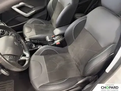 Photo 10 Peugeot 2008  1.2 PureTech 110ch S&S BVM5