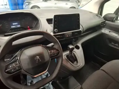 Photo 8 Peugeot Partner  FOURGON STANDARD 650 KG BLUEHDI 100 S&S BVM6