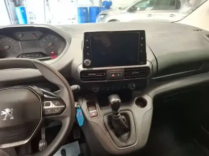 Photo 12 Peugeot Partner  FOURGON STANDARD 650 KG BLUEHDI 100 S&S BVM6