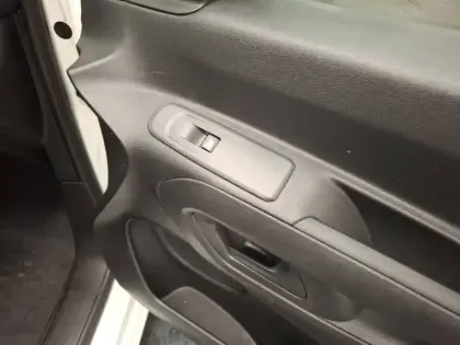 Photo 27 Peugeot Partner  FOURGON STANDARD 650 KG BLUEHDI 100 S&S BVM6