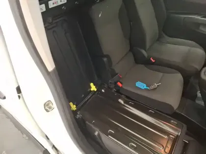 Photo 29 Peugeot Partner  FOURGON STANDARD 650 KG BLUEHDI 100 S&S BVM6