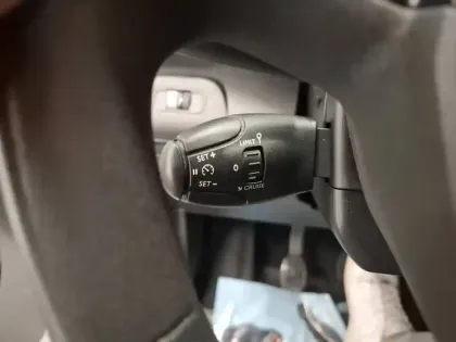 Photo 18 Peugeot Partner  FOURGON STANDARD 650 KG BLUEHDI 100 S&S BVM6