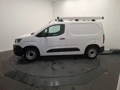 Photo Peugeot Partner Asphalt