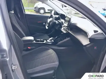 Photo 12 Peugeot 208  Electrique 50 kWh 136ch