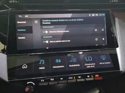 Photo 20 Peugeot 308  PureTech 130ch S&S EAT8