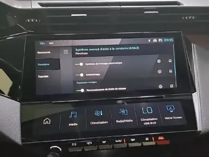 Photo 21 Peugeot 308  PureTech 130ch S&S EAT8