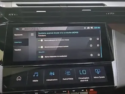 Photo 22 Peugeot 308  PureTech 130ch S&S EAT8