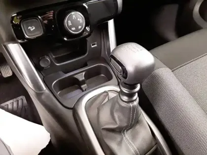 Photo 13 Citroën C3 Aircross  PureTech 110 S&S BVM6