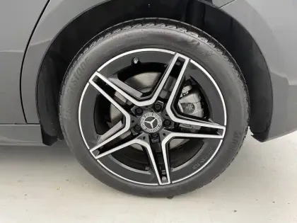 Photo 16 Mercedes Classe A  250 e Hybrid EQ