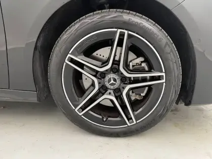 Photo 12 Mercedes Classe A  250 e Hybrid EQ