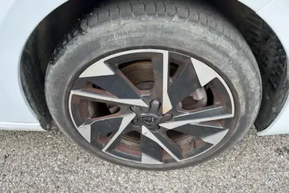 Photo 14 Peugeot 308  SW PureTech 130ch S&S EAT8