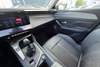 Photo 22 Peugeot 308  SW PureTech 130ch S&S EAT8