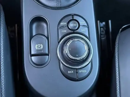 Photo 23 Mini Mini Hatch 3 Portes Cooper S 178 ch DKG7