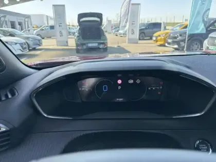 Photo 9 Peugeot 2008  Hybrid 136 e-DCS6