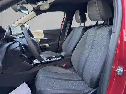 Photo 10 Peugeot 2008  Hybrid 136 e-DCS6