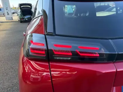 Photo 16 Peugeot 2008  Hybrid 136 e-DCS6