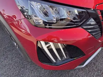 Photo 15 Peugeot 2008  Hybrid 136 e-DCS6