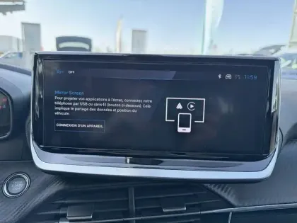 Photo 18 Peugeot 2008  Hybrid 136 e-DCS6