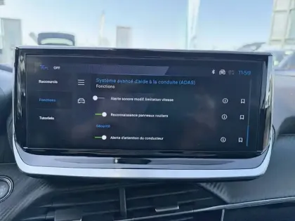 Photo 24 Peugeot 2008  Hybrid 136 e-DCS6