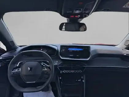 Photo 7 Peugeot 2008  Hybrid 136 e-DCS6