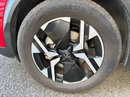 Photo 12 Peugeot 2008  Hybrid 136 e-DCS6