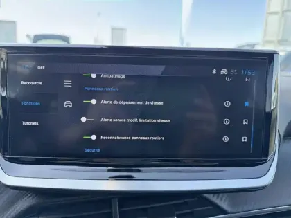 Photo 23 Peugeot 2008  Hybrid 136 e-DCS6