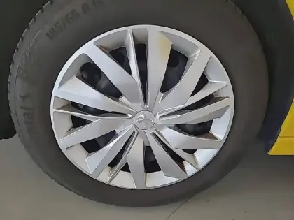 Photo 13 Peugeot 208  PureTech 75 S&S BVM5