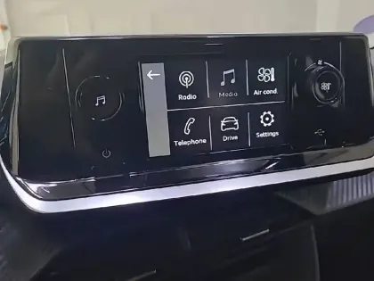 Photo 20 Peugeot 208  PureTech 75 S&S BVM5