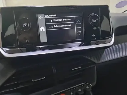 Photo 23 Peugeot 208  PureTech 75 S&S BVM5