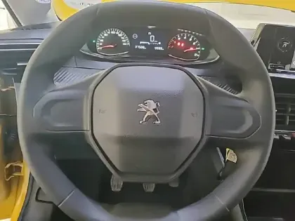 Photo 36 Peugeot 208  PureTech 75 S&S BVM5
