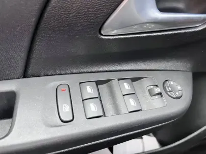 Photo 11 Opel Corsa  1.2 Turbo 100 ch BVA8