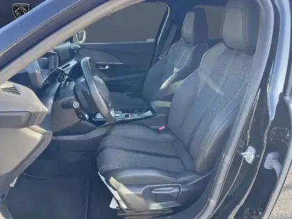 Photo 13 Peugeot 2008  Electrique 136 ch