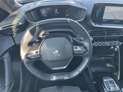 Photo 15 Peugeot 2008  Electrique 136 ch