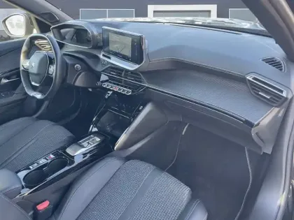 Photo 17 Peugeot 2008  Electrique 136 ch