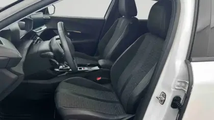 Photo 97 Peugeot 2008  Electrique 136 ch