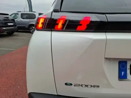 Photo 16 Peugeot 2008  Electrique 136 ch