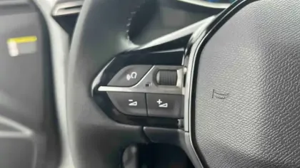 Photo 110 Peugeot 2008  Electrique 136 ch