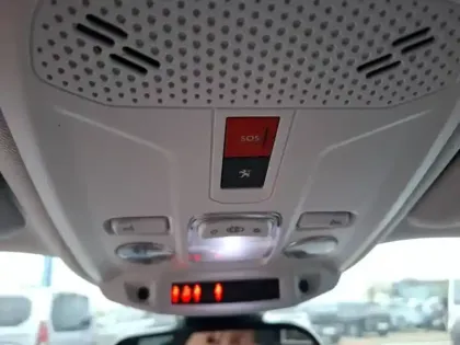 Photo 26 Peugeot 2008  Electrique 136 ch